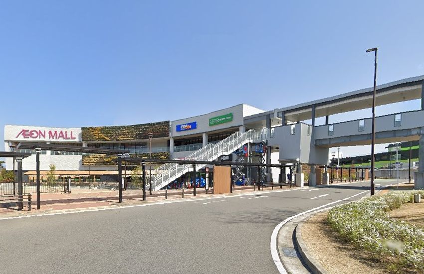 長久手古戦場駅から直結のLAVAイオンモール長久手店