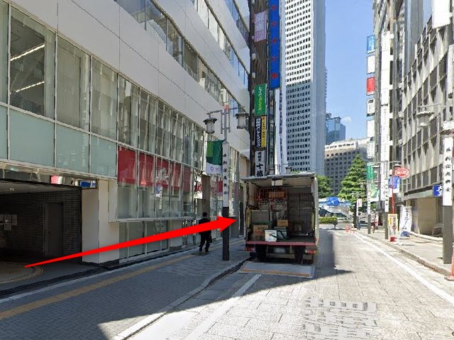 ホットヨガスタジオLAVA新宿西口駅前店の行き方